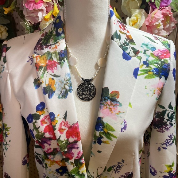 Floral Women's Blazer - Picture 3 of 10